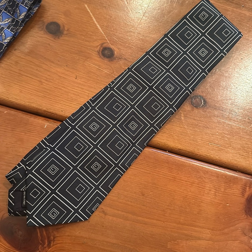 Stunning Men's GUCCI G Logos Silk Tie